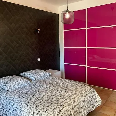 T2 Les Pieds Dans L'eau Cassis